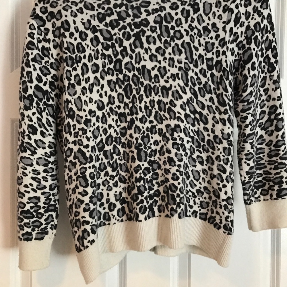 Sweater - Picture 2 of 4